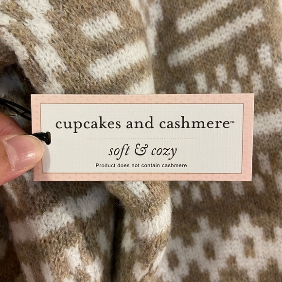 ⭐️SOLD⭐️ Cupcakes & Cashmere Fair Isle Sweater - Picture 6 of 11